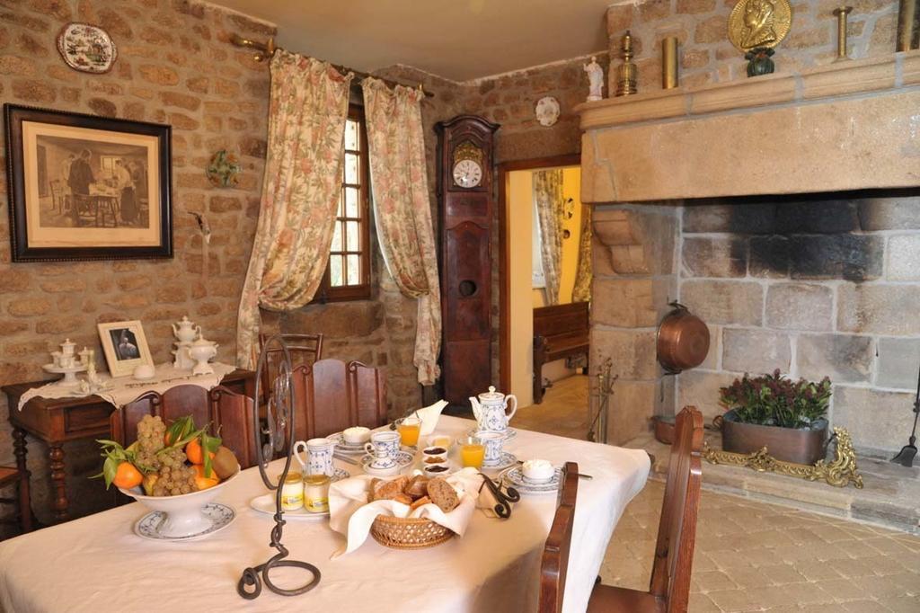Bed and Breakfast La Forge De La Coudraie Pleugueneuc Esterno foto
